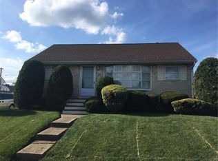 1578 Eastwood Dr, Bethlehem, PA