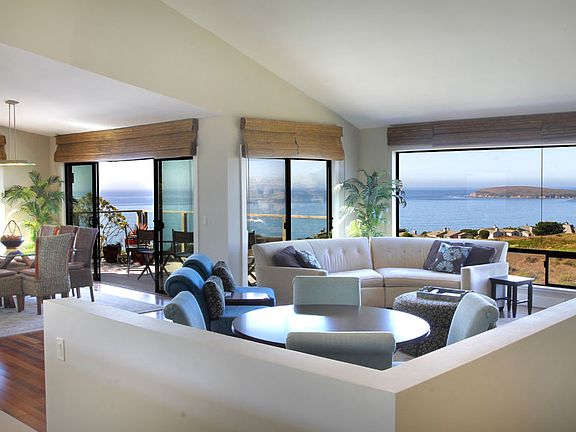 Living room to dining area