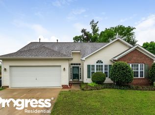 13511 Planters Row Dr, Charlotte, NC 28278