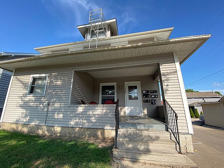 Enjoy people watching while sipping your favorite beverage right on Dubuque St!