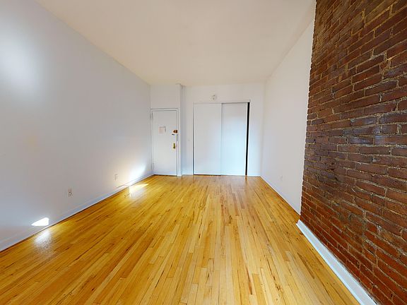 4th image of 212 E 85th St APT 5C