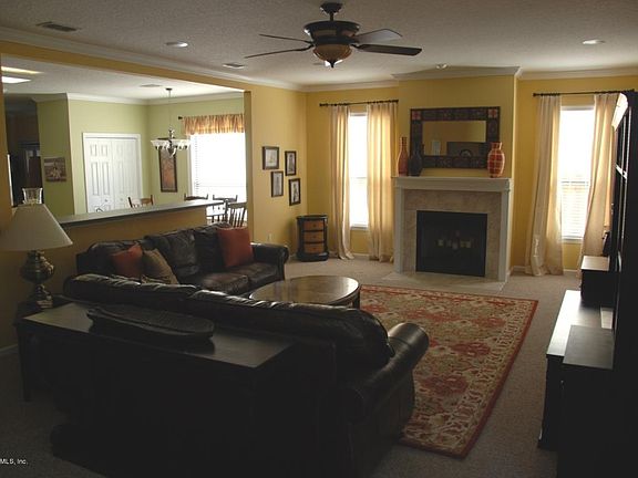 4th image of 738 Chestwood Chase Dr
