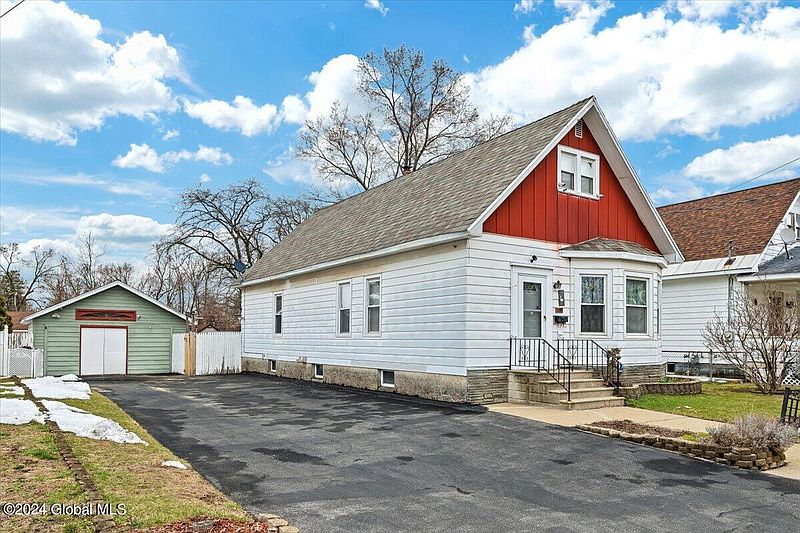 2nd image of 2625 Turner Avenue