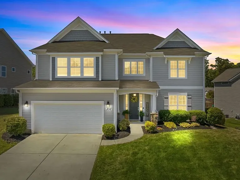 806 Blue Moon Ct — Photo 2