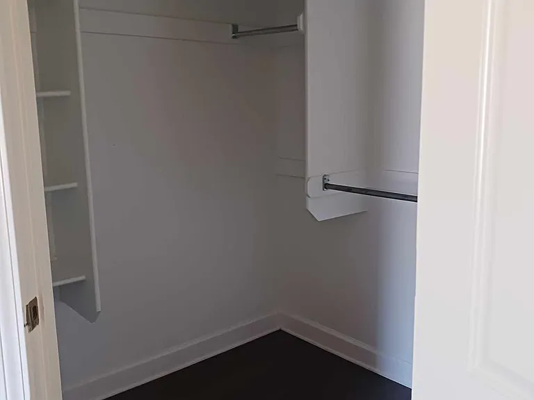 Sunset Place Apartments — Photo 10