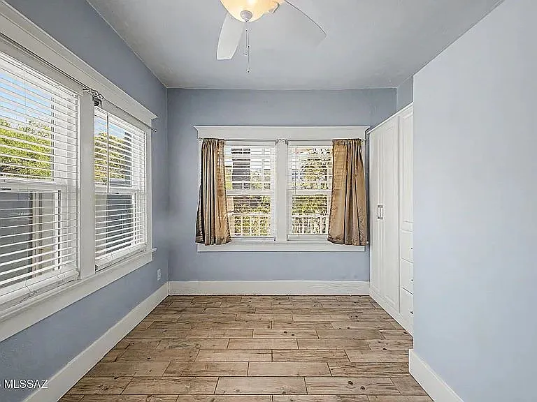 825 E Helen St — Photo 22