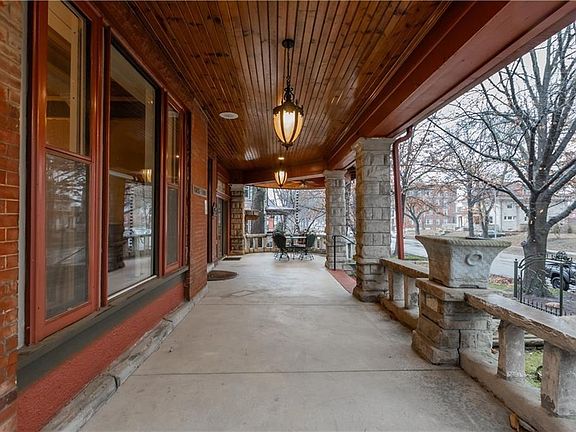 5th image of 425 Gladstone Blvd