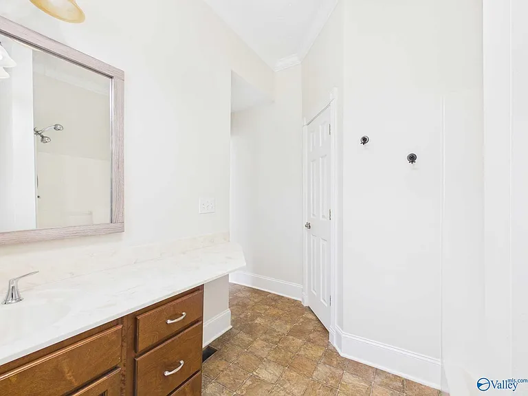 501 Prospect Dr SE — Photo 23