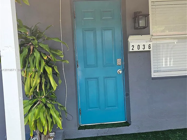 2030 Taylor St #2030 — Photo 6