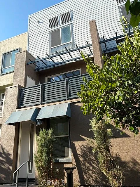 3 bed, 1495 sqft, $3,800 — Photo 2