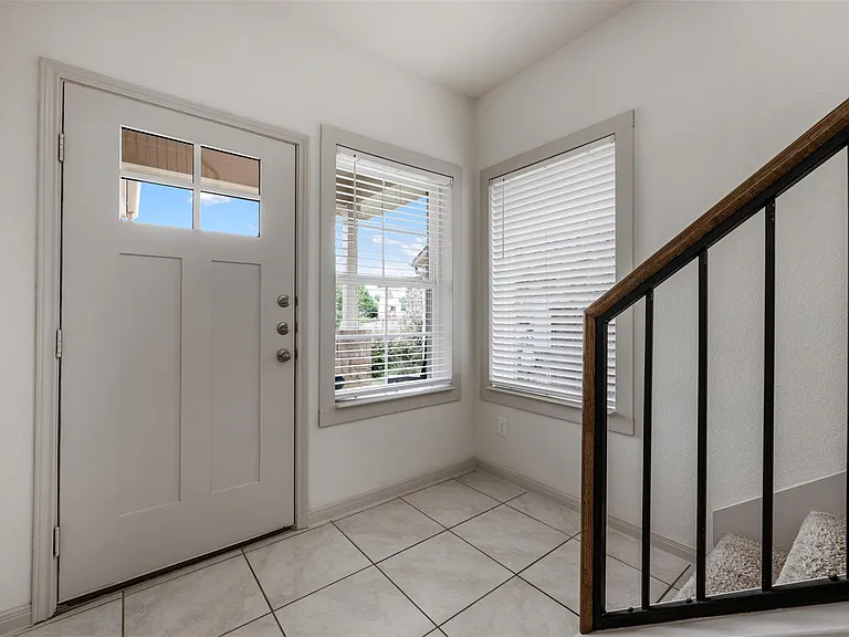 1116 La Conterra Blvd — Photo 5