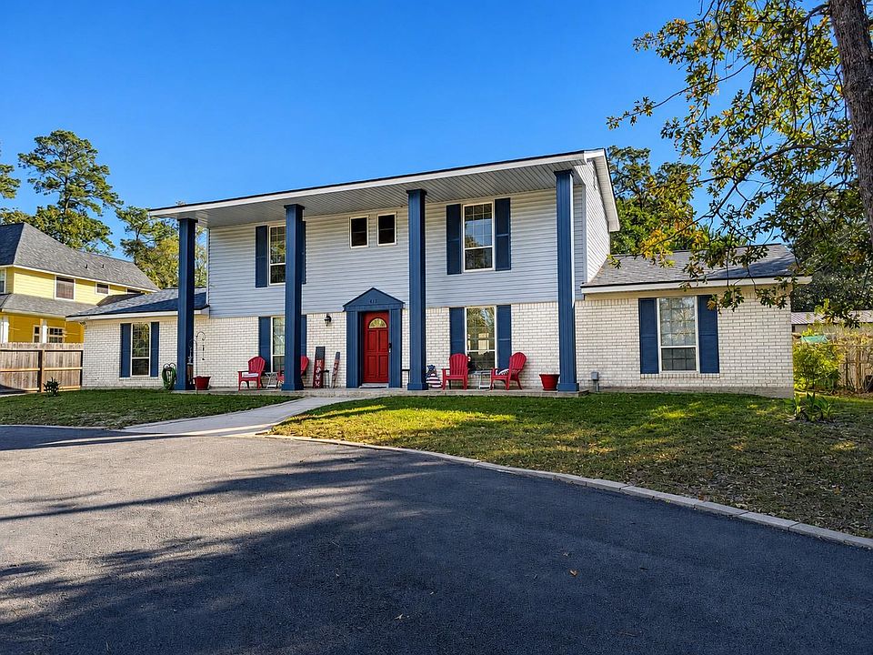 1st image of 410 Brook Hollow Dr