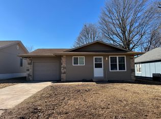 1643 N Engel Ave, Springfield, MO 65803