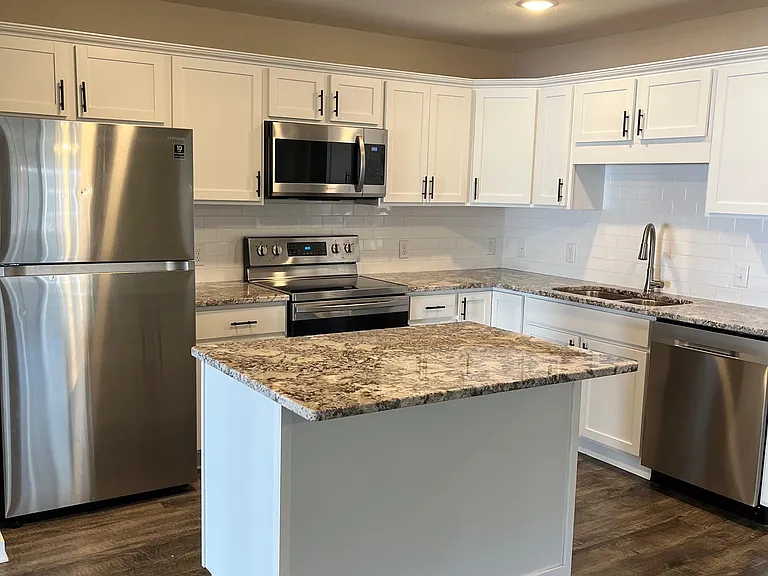 Gateway Place Apartments — Photo 120