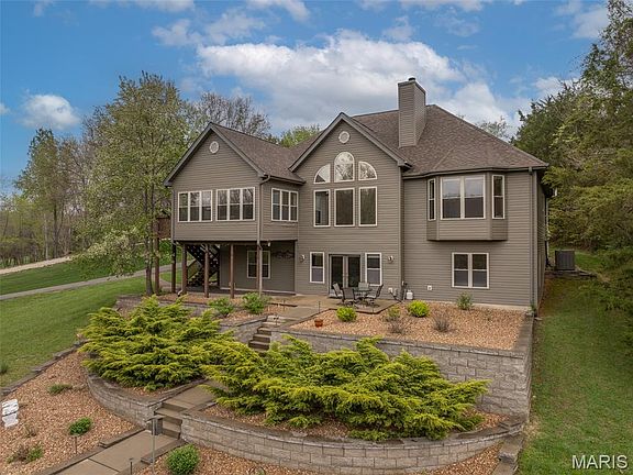 3rd image of 890 Silver Fox Ridge Dr