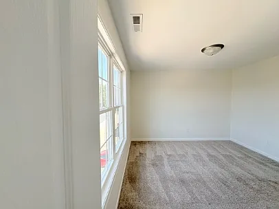 27 Kimberley St — Photo 16