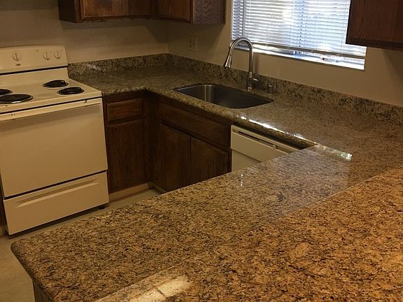5th image of 599 Blossom Way APT D