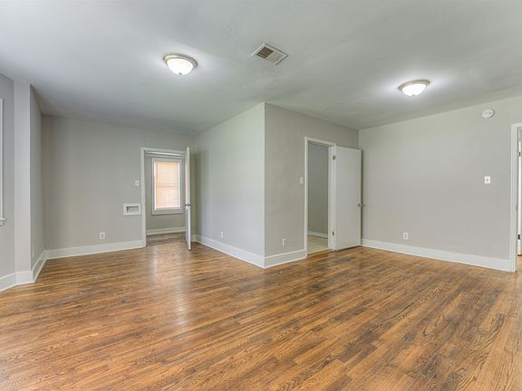 4th image of 1778 Edward Ave