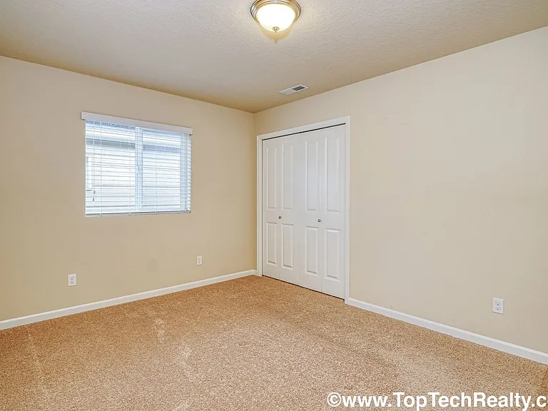 7226 NW Abigail Ter — Photo 21