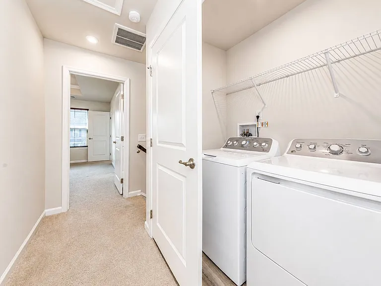 133 Capeside Ct — Photo 10
