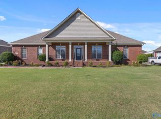 4905 Jenna Cir SE, Owens Cross Roads, AL 35763