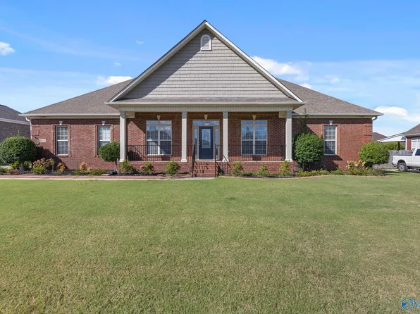 4905 Jenna Cir SE, Owens Cross Roads, AL 35763