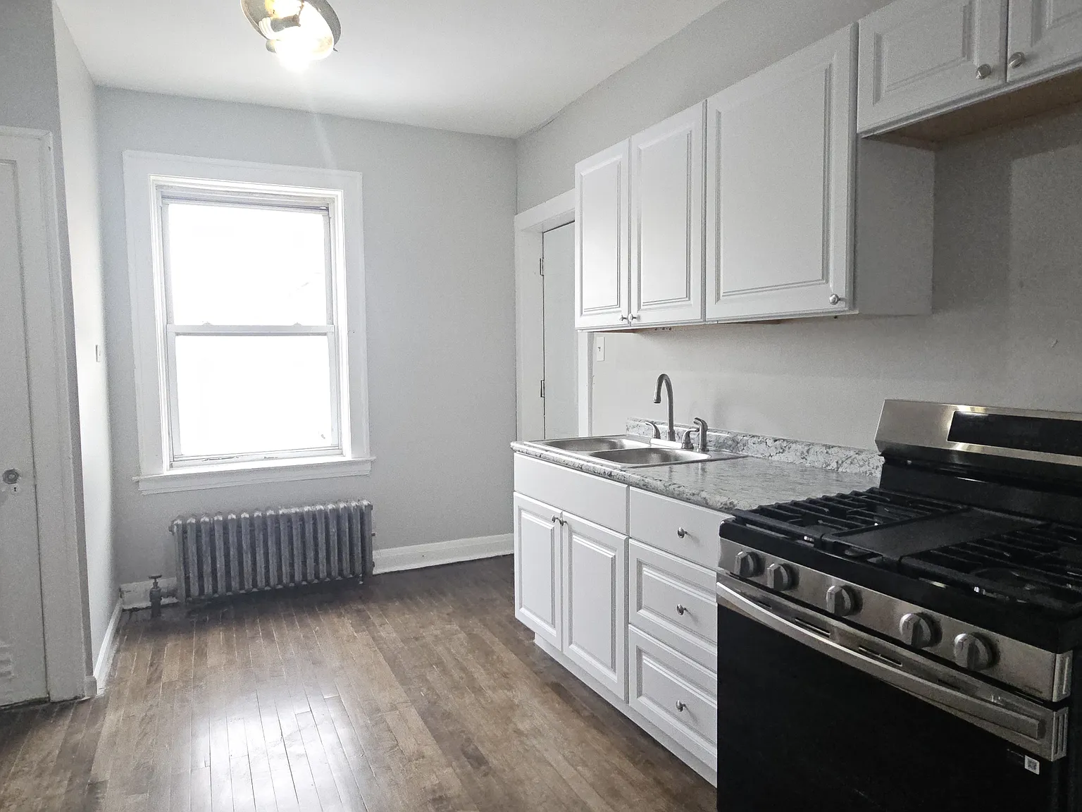 2 bed, $1,200 — Photo 3