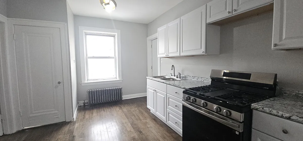 Building Photo - 5006 W 16th St #2N