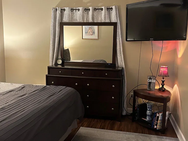 master bedroom with en-suite