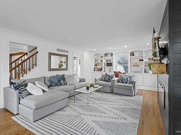 3rd image of 177 Kenilworth Ave
