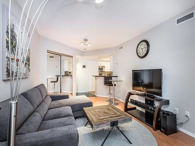 1001 Bay St #1007 — Photo 8
