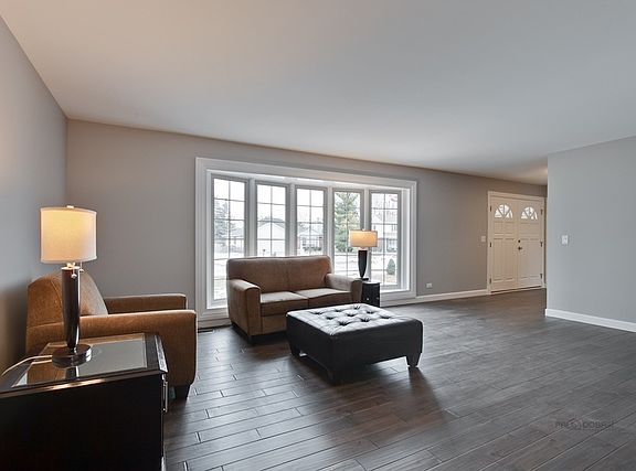 4th image of 1180 Tamarack Ln