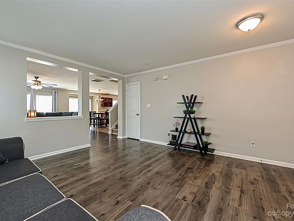 4th image of 13512 Pontchatrain Ave