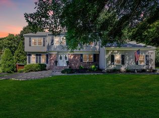 3 Lexington Rd, Annandale, NJ 08801