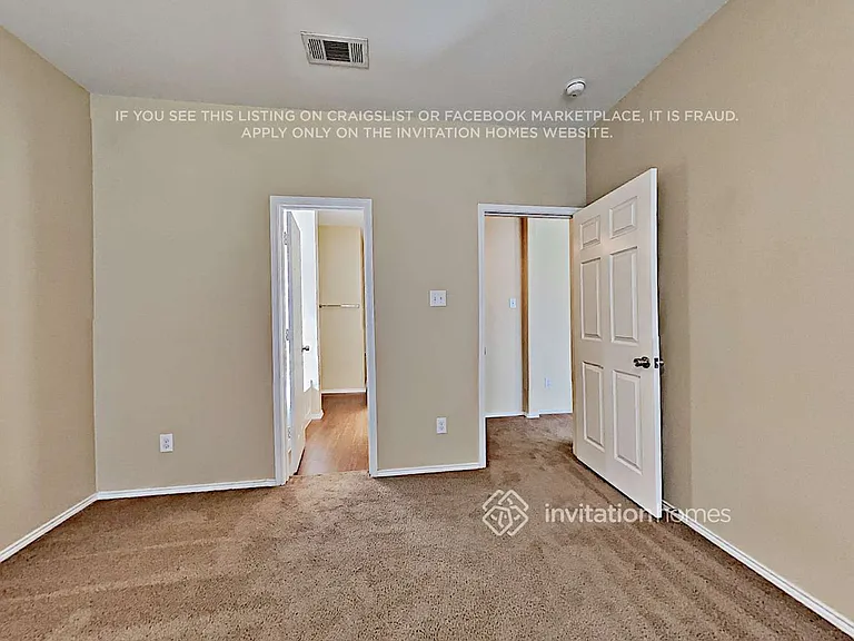 12325 Hunters Crossing Ln — Photo 8