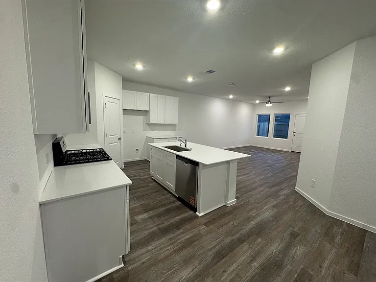 Dylan Skyland Dr — Photo 2