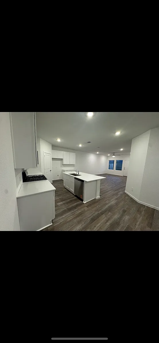Building Photo - 3076 Dylan Skyland Dr