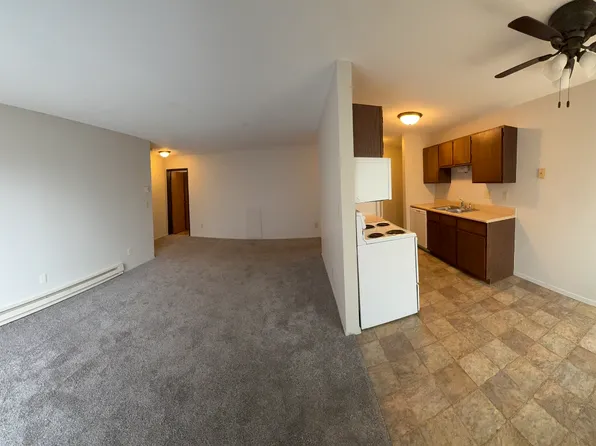 1151 Prairie Pkwy #11, West Fargo, ND 58078