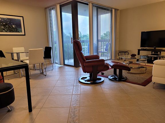 5th image of 2455 Lindell Blvd APT 3401