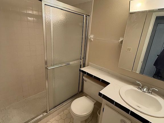 5th image of 513 E Marion Ave APT 2