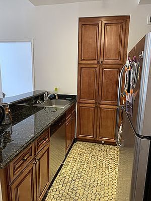 3rd image of 275 W 96th St APT 11P