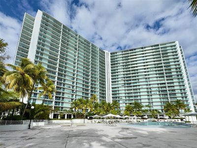 100 Bayview Drive #PH28, Sunny Isles Beach, FL, 33160