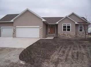 2325 Haddenstone Ln, Owatonna, MN 55060