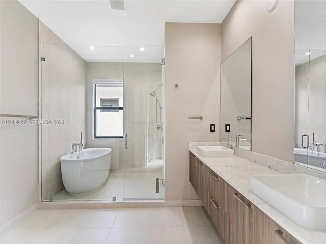 8249 NW 46th St — Photo 3