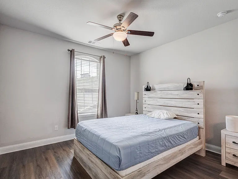 4248 Del Rey Ave — Photo 27