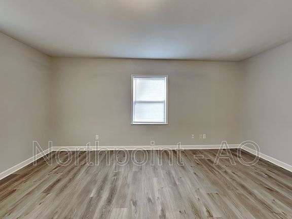 3rd image of 5800 Aton Ave