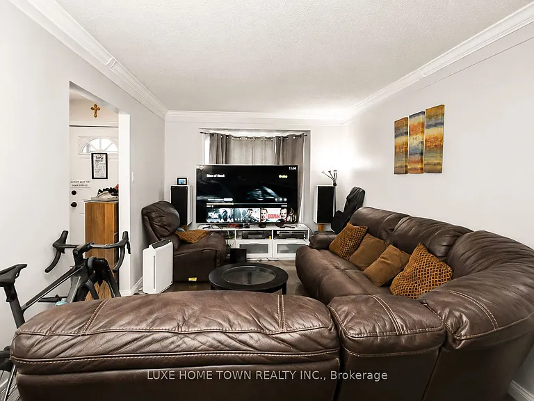 762 Railton Ave — Photo 7