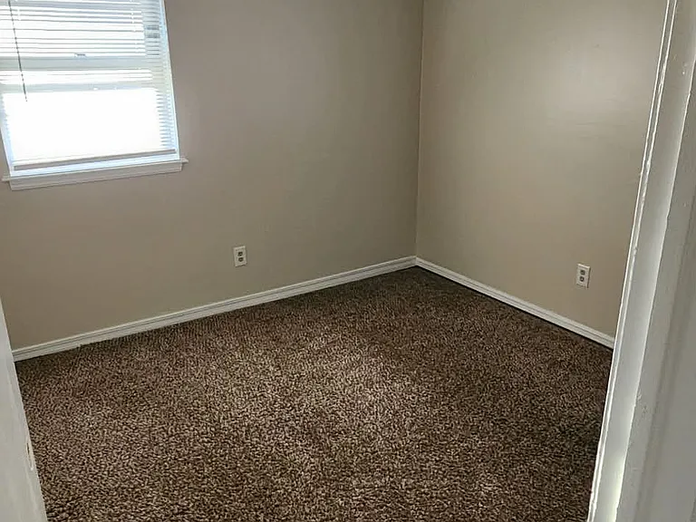 4000 Vickie Dr — Photo 12
