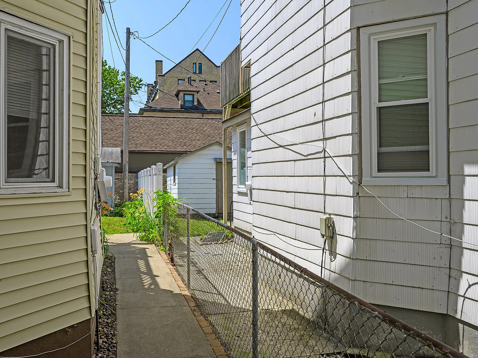 2 bed, 800 sqft, $1,595 — Photo 3