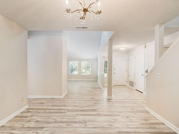 5th image of 2322 Lakeview Drive